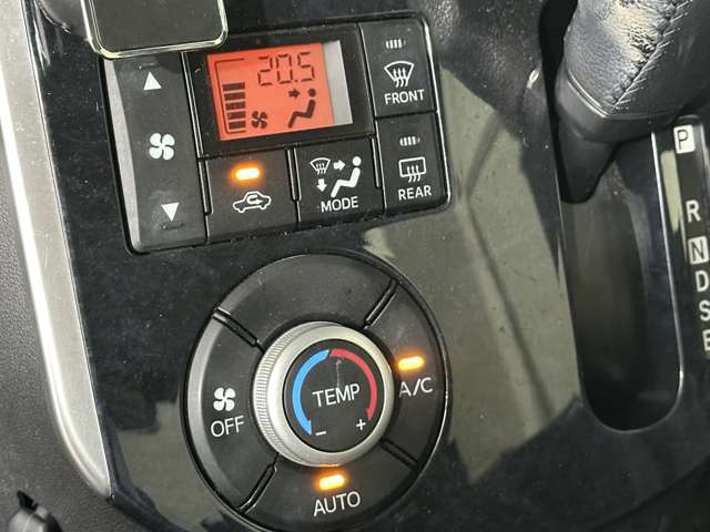 納車前には全車専用機械でクリーニングおこなっています!隅々までキレイに仕上げてからお渡しします!