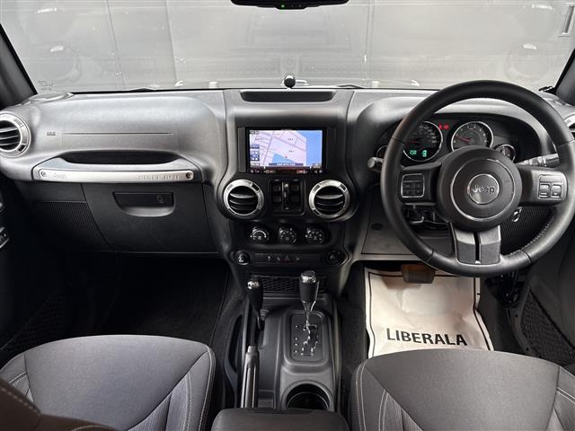ラングラーアンリミテッド サハラ 4WD