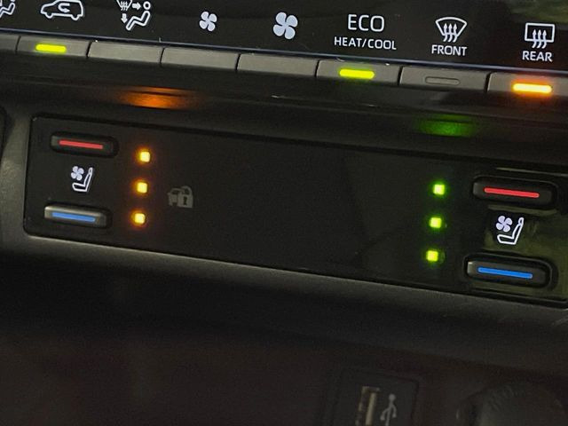 【シートヒーター&ベンチレーション】夏場は涼しい風でお尻や背中の熱やムレを防ぎ、冬はエアコンよりも早く温まってポカポカに!季節を問わず快適に過ごせます。