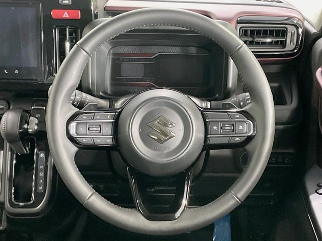 【純正革巻きステアリング】上質な革を使用することで、手にしっかり馴染みとても運転しやすいハンドルです♪