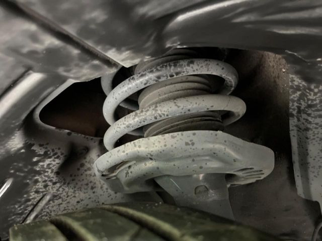 下回りがきれいなうちに、防錆加工の施工がオススメ。降雪地域はもちろん、沿岸部にお住いの方や、趣味でマリン・ウィンタースポーツをされる方にご好評いただいております。