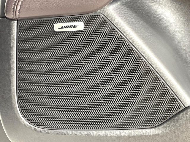 【BOSEサウンドシステム付き純正ナビ】充実のナビ機能はもちろん、高度なチューニング能力が搭載されており、高音質な音楽をお楽しみいただけます♪