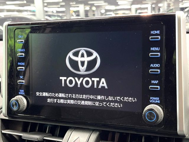【9インチ ディスプレイオーディオ大画面ディスプレイへお持ちのスマートフォンと連携して、ナビやbluetoothでの音楽再生が可能です♪デザインはもちろん操作性も良好!別途ナビ機能の取付可能です♪