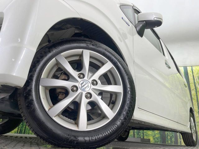 �y�A���~�z�C�[���z�O�ςɃ}�b�`�����A���~�z�C�[���𑕒����Ă���܂��B�e��A���~�z�C�[����A�X�^�b�h���X�^�C�����戵�����Ă���܂��B���񂲑��k����������