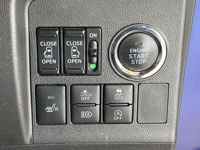 【両側パワースライドドア】スマートキーや運転席のスイッチで後席両側スライドドアの開閉が可能♪電動だから力を入れてドアを開ける必要が無く、小さなお子様でも簡単に開け閉めでき快適です♪
