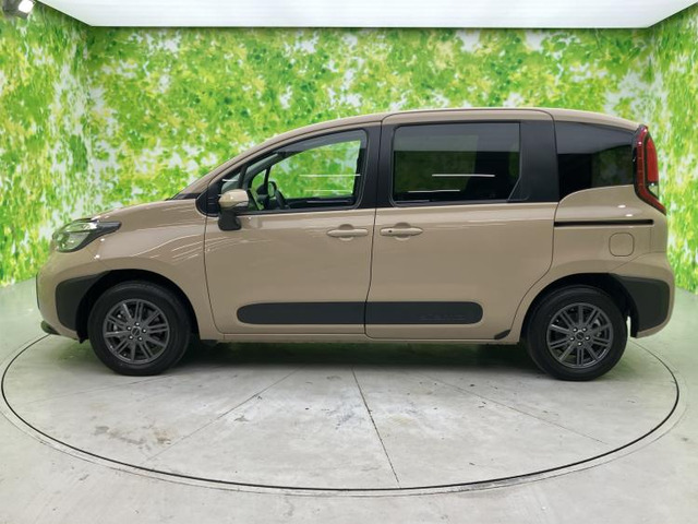 シエンタハイブリッド 1.5 G E-Four 4WD