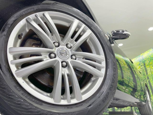 �y����17�C���`�A���~�z�C�[���z�O�ςɃ}�b�`���������A���~�z�C�[���𑕒����Ă���܂��B�e��ЊO�A���~�z�C�[����A�X�^�b�h���X�^�C�����戵�����Ă���܂��B���񂲑��k����������