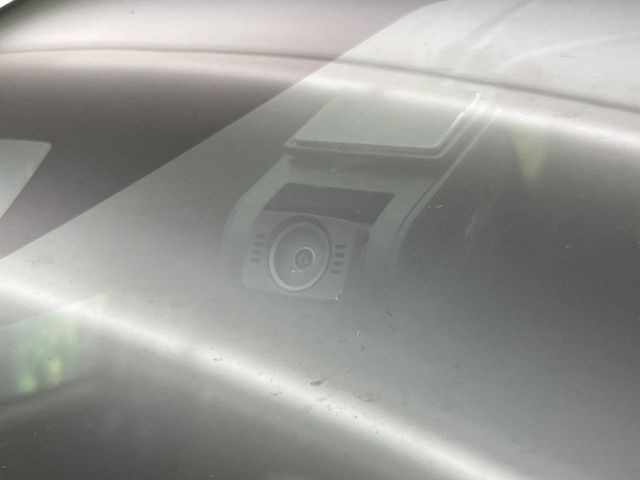 【ドライブレコーダー】ドライブレコーダー装備!走行中はもちろん、あおり運転や事故に遭遇した際、映像で記録し、万一のリスクに備えます。※記録用SDカードはお客様ご自身でご準備いただく必要があります。