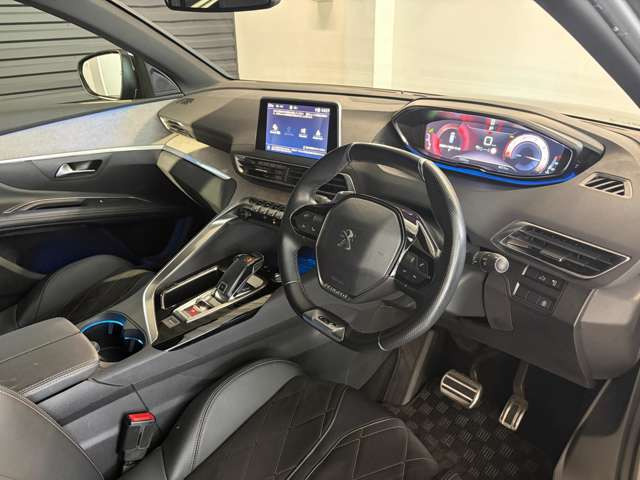 5008GT ブルーHDi ディーゼル