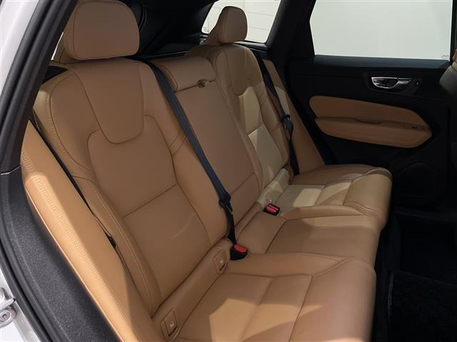 XC60アルティメット B5 AWD 4WD