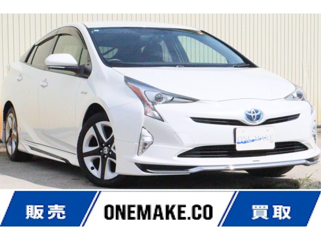 プリウス1.8 S ツーリングセレクション E-Four 4WD