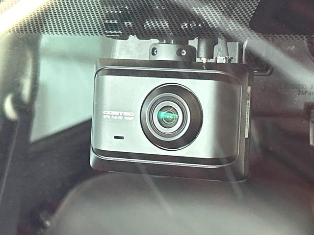【ドライブレコーダー】ドライブレコーダー装備!走行中はもちろん、あおり運転や事故に遭遇した際、映像で記録し、万一のリスクに備えます。※記録用SDカードはお客様ご自身でご準備いただく必要があります。