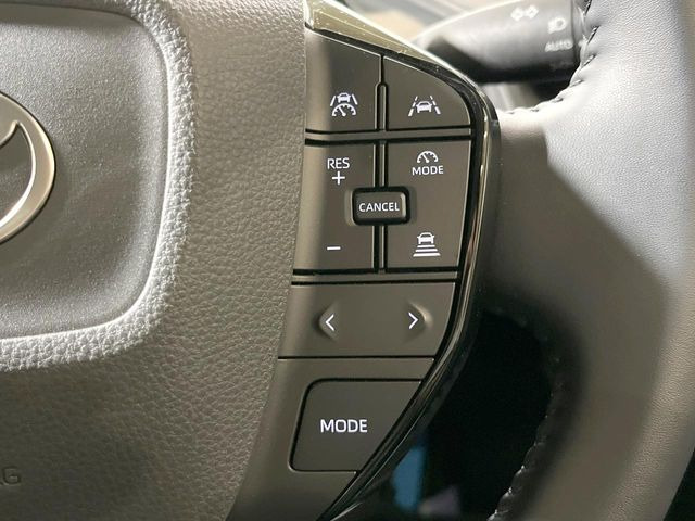 【レーダークルーズコントロール】高速道路での長距離走行が楽に!!自動で速度を保つクルーズコントロールが、衝突軽減システムと連携し、前方の車両を感知して車間を保つように速度調節してくれます!!