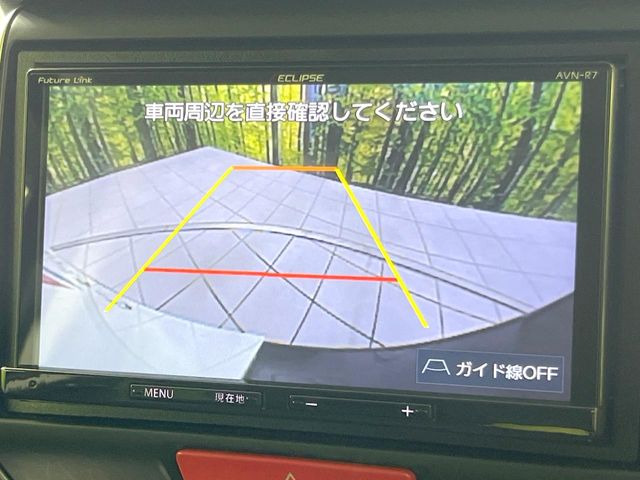 【バックカメラ】駐車時に後方がリアルタイム映像で確認できます。大型商業施設や立体駐車場での駐車時や、夜間のバック時に大活躍!運転スキルに関わらず、今や必須となった装備のひとつです!