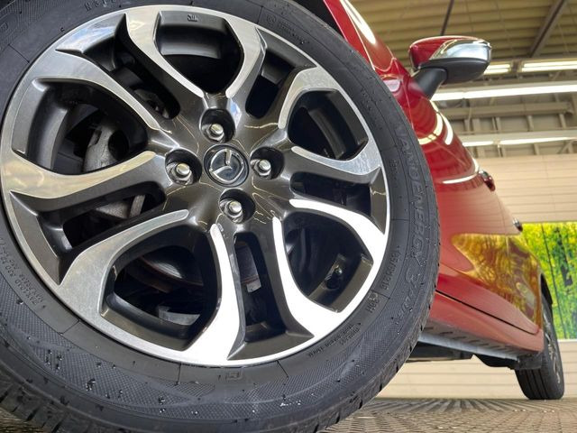 �y����16�C���`�A���~�z�C�[���z�O�ςɃ}�b�`���������A���~�z�C�[���𑕒����Ă���܂��B�e��ЊO�A���~�z�C�[����A�X�^�b�h���X�^�C�����戵�����Ă���܂��B���񂲑��k����������
