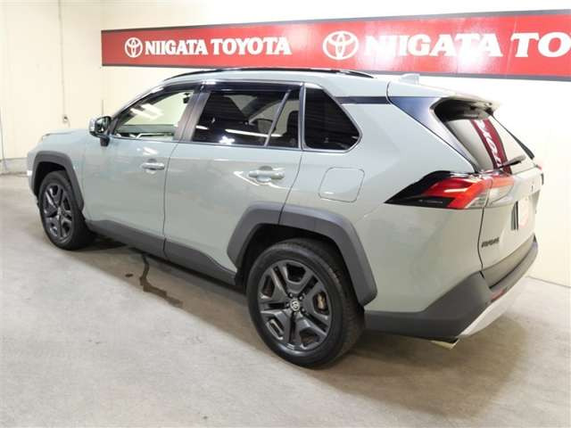 RAV42.0 アドベンチャー 4WD