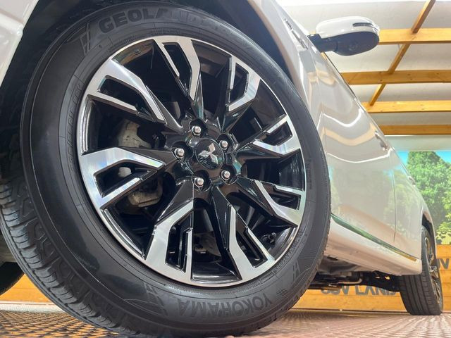 �y����18�C���`�A���~�z�C�[���z�O�ςɃ}�b�`���������A���~�z�C�[���𑕒����Ă���܂��B�e��ЊO�A���~�z�C�[����A�X�^�b�h���X�^�C�����戵�����Ă���܂��B���񂲑��k����������