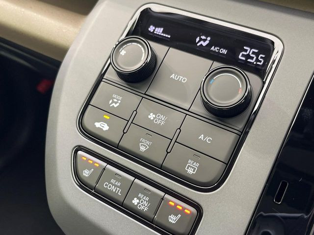 【シートヒーター】寒い日に重宝するシートヒーター!エアコンより早く温まってくれるので寒がりの人も安心ですね♪エアコンの温風は乾燥するから苦手、という方にもをおすすめです。