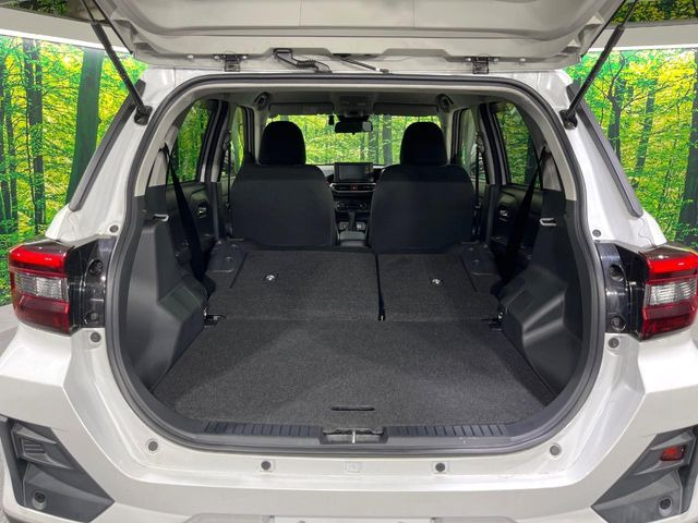 普段のお買い物や通勤、送迎等に十分な荷室スペースを確保しております。セカンドシートを倒すと、大きな荷物の積載も可能です♪