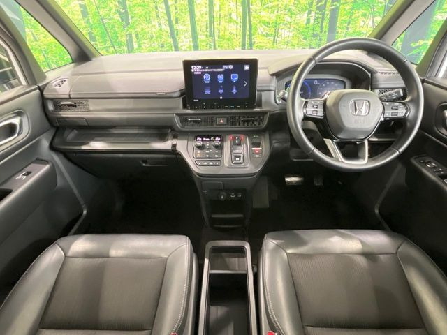 ステップワゴン2.0 e:HEV スパーダ