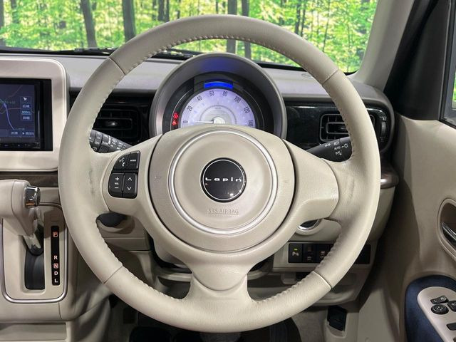 【ステアリングスイッチ】運転中、前方から目線をそらすことなく、オーディオ等の操作が可能な便利機能!安心&快適なドライブを演出してくれます♪