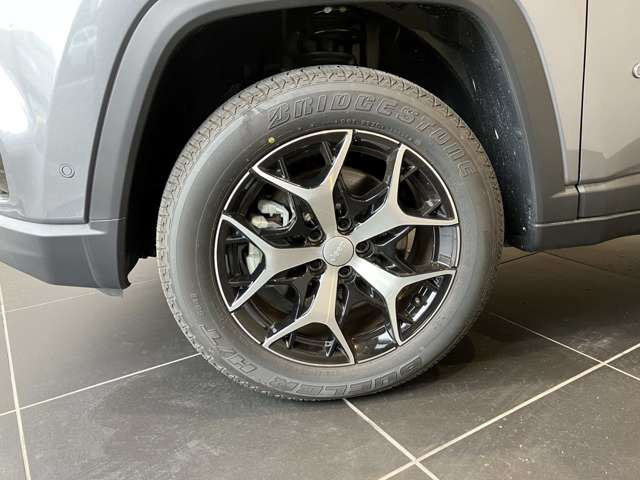 コマンダー2.0 リミテッド ディーゼル 4WD