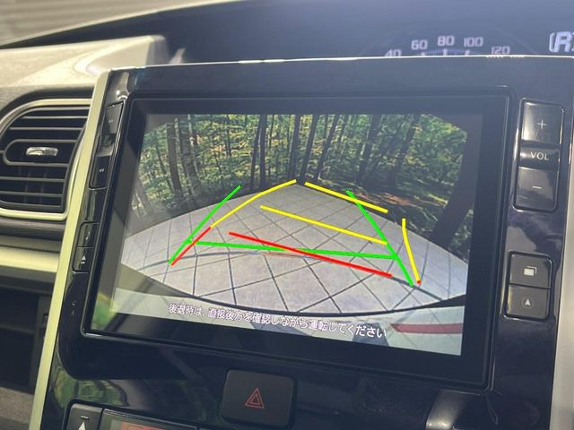 【バックカメラ】駐車時に後方がリアルタイム映像で確認できます。大型商業施設や立体駐車場での駐車時や、夜間のバック時に大活躍!運転スキルに関わらず、今や必須となった装備のひとつです!