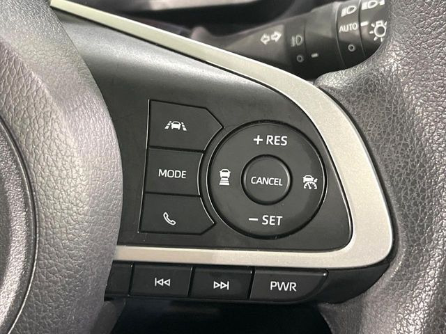 【アダプティブクルーズコントロール】高速道路での長距離走行が楽に!!自動で速度を保つクルーズコントロールが、衝突軽減システムと連携し、前方の車両を感知して車間を保つように速度調節してくれます!!