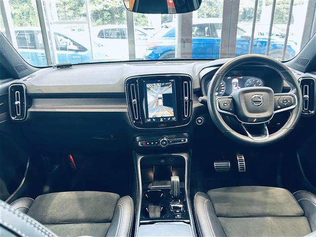 XC40B4 AWD Rデザイン 4WD