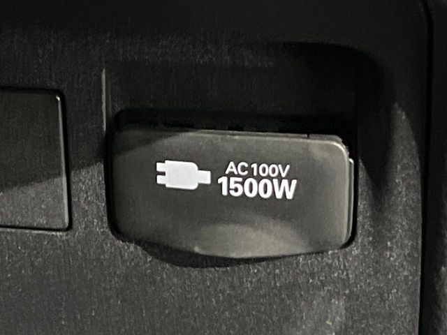 【1500Wアクセサリーコンセント】消費電力1500Wまでの家電が使えます。キャンプやスポーツ・アウトドアでのアクティビティはもちろん、災害・停電の際に大活躍♪