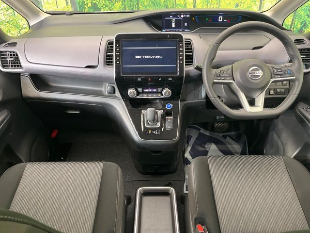 セレナ1.2 e-POWER ハイウェイスターV