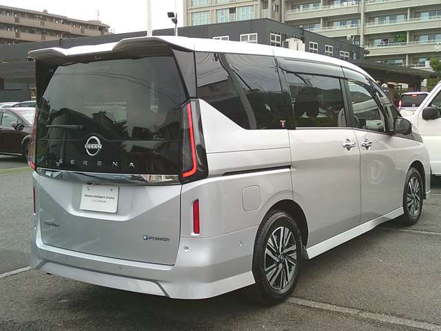 セレナ1.4 e-POWER ルキシオン