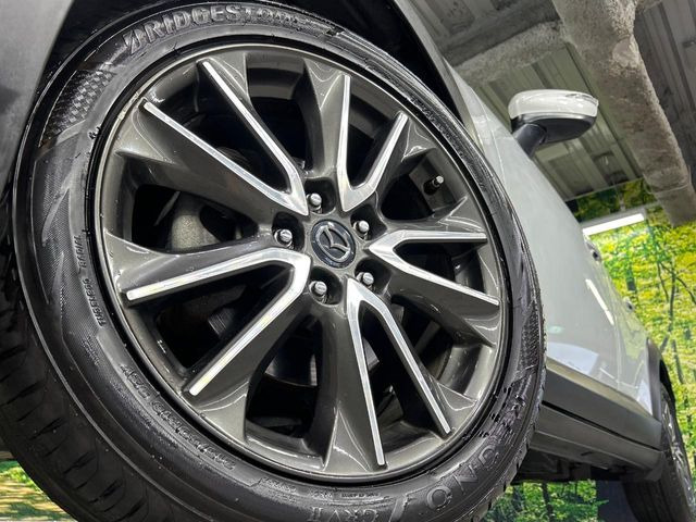 �y����18�C���`�A���~�z�C�[���z�O�ςɃ}�b�`���������A���~�z�C�[���𑕒����Ă���܂��B�e��ЊO�A���~�z�C�[����A�X�^�b�h���X�^�C�����戵�����Ă���܂��B���񂲑��k����������