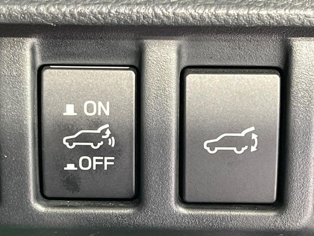 【パワーバックドア】スマートキーや運転席のボタンを押すだけでリアゲートが自動で開閉します!荷物を持っている時や、高い位置にあるバックドアを閉める際に便利な機能です♪