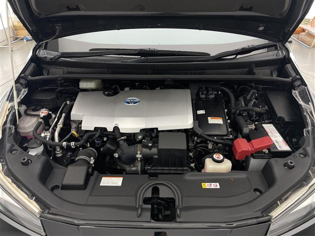 プリウス1.8 S ツーリングセレクション E-Four 4WD