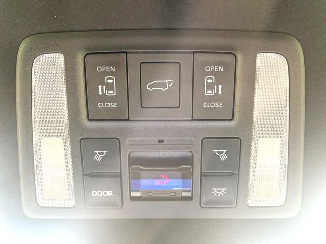 【パワーバックドア】スマートキーや運転席のボタンを押すだけでリアゲートが自動で開閉します!荷物を持っている時や、高い位置にあるバックドアを閉める際に便利な機能です♪