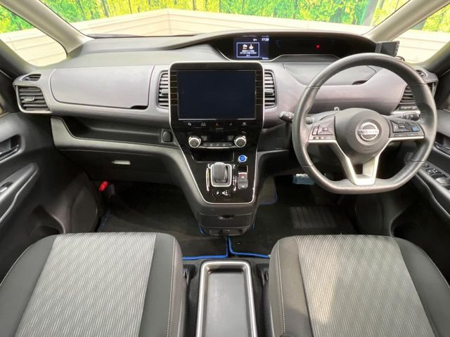 セレナ1.2 e-POWER ハイウェイスターV