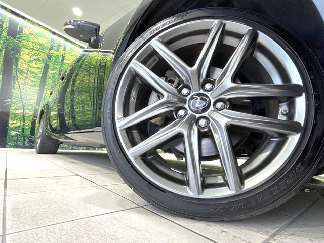 �y����18�C���`�A���~�z�C�[���z�O�ςɃ}�b�`���������A���~�z�C�[���𑕒����Ă���܂��B�e��ЊO�A���~�z�C�[����A�X�^�b�h���X�^�C�����戵�����Ă���܂��B���񂲑��k����������