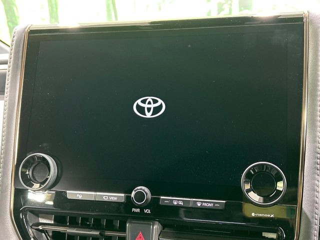 【メーカー純正14インチナビ】インテリアに溶け込むスタイリッシュな「専用設計」メーカーナビを装備♪視認性や操作性など基本性能にも優れ、より上質なカーライフをお楽しみいただけます。