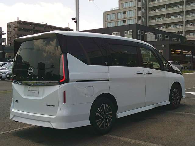 セレナ1.4 e-POWER ハイウェイスターV