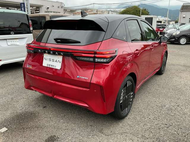 ノートオーラ1.2 G レザーエディション