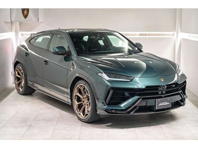 ウルスペルフォルマンテ 4WD