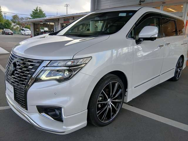 エルグランド2.5 250ハイウェイスター プレミアム アーバンクロム 4WD