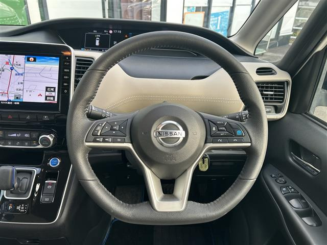 セレナ1.2 e-POWER ハイウェイスターV