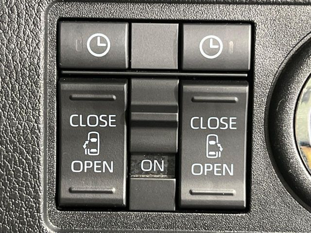 【両側パワースライドドア】スマートキーや運転席のスイッチで後席両側スライドドアの開閉が可能♪電動だから力を入れてドアを開ける必要が無く、小さなお子様でも簡単に開け閉めでき快適です♪