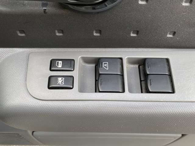お買い得車多数展示中です!この機会に是非ご来店下さい!