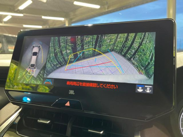 【パノラミックビューモニター】専用のカメラにより、上から見下ろしたような視点で360度クルマの周囲を確認することができます☆死角部分も確認しやすく、狭い場所での切り返しや駐車もスムーズに行えます。