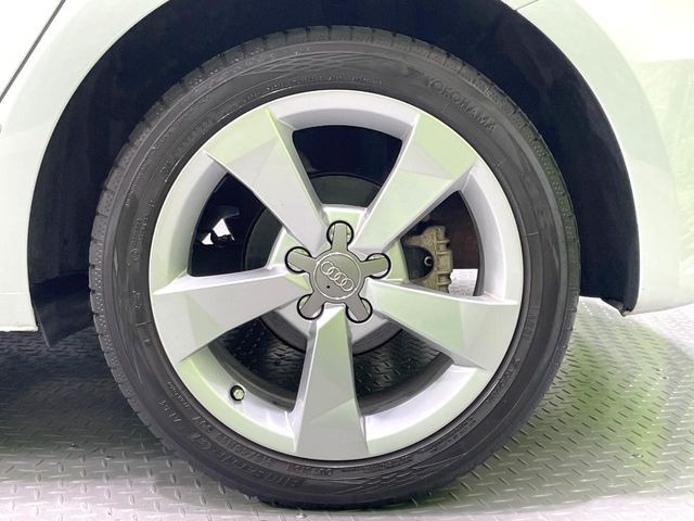 �y����16�C���`�A���~�z�C�[���z�O�ςɃ}�b�`���������A���~�z�C�[���𑕒����Ă���܂��B�e��ЊO�A���~�z�C�[����A�X�^�b�h���X�^�C�����戵�����Ă���܂��B���񂲑��k����������