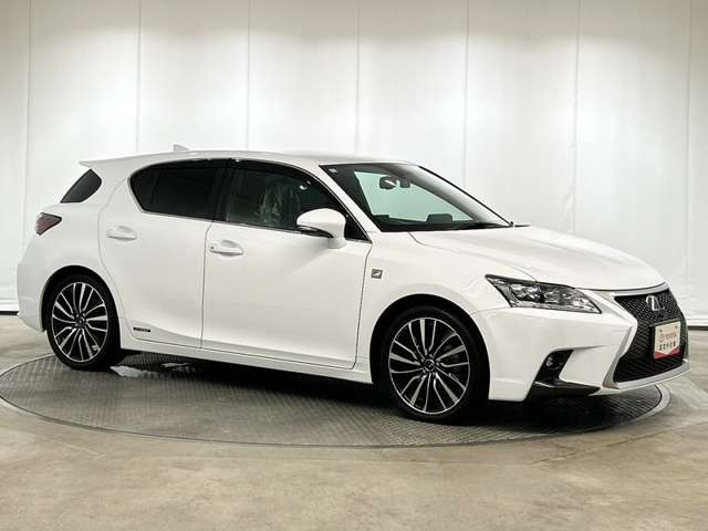 CT200h Fスポーツ