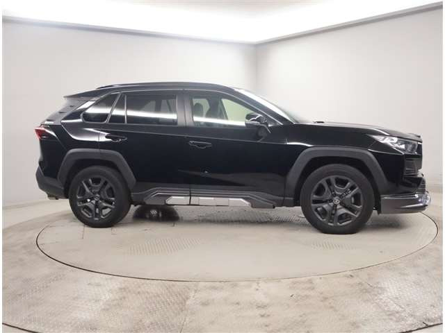 RAV42.0 アドベンチャー 4WD